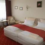 Sure By Western Rhoen Garden Otel Poppenhausen