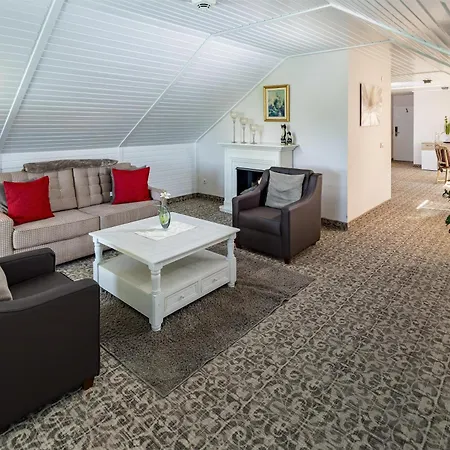 Sure By Western Rhoen Garden 4* Poppenhausen